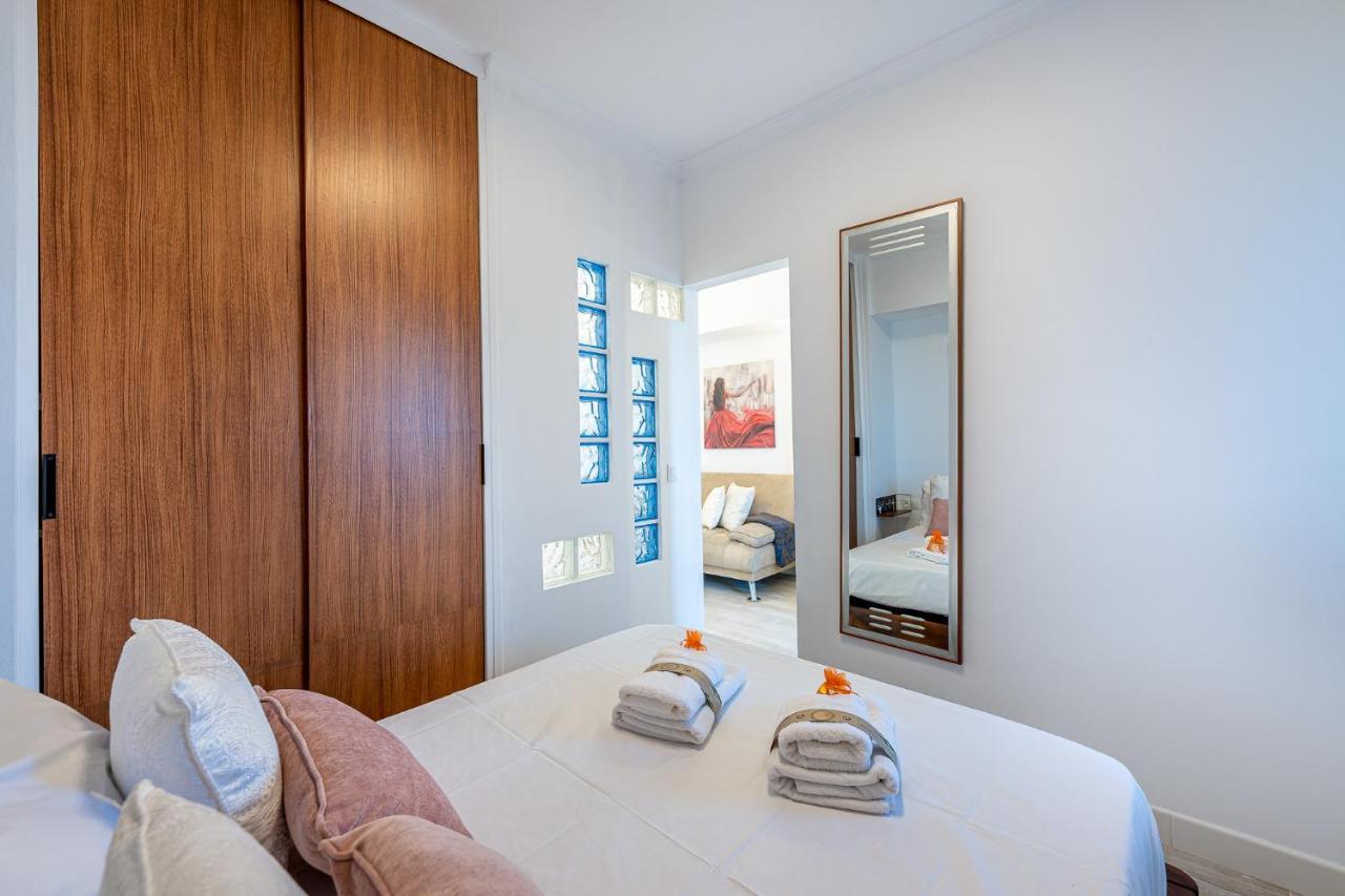 797 Holiday Rentals- Apartamento En Aloha Playa Frente Al Mar Benalmádena Exteriör bild